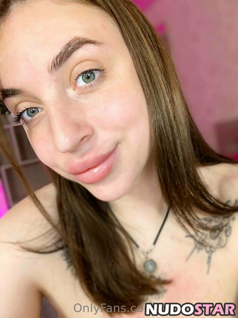 aannaasmith Nude  10