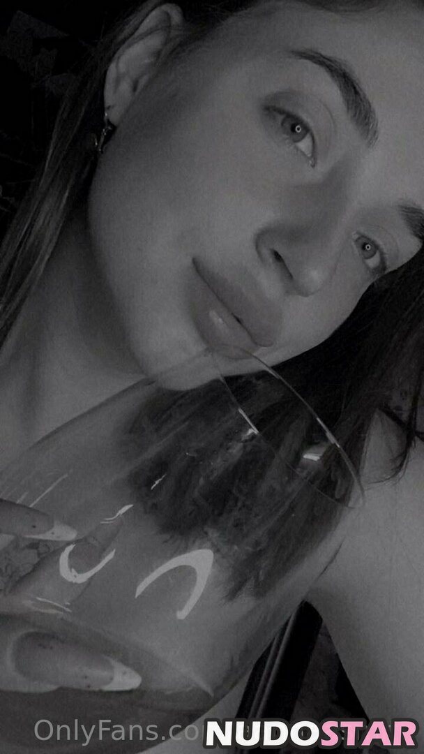 aannaasmith Nude  22