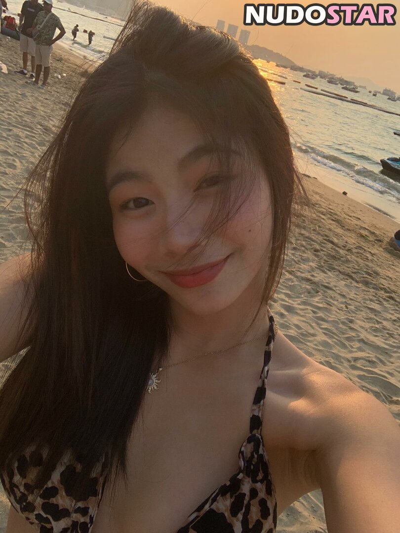 aaomhelloo / Saipetch B. Nude  11