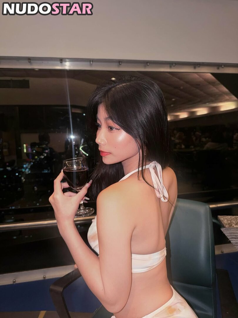 aaomhelloo / Saipetch B. Nude  25