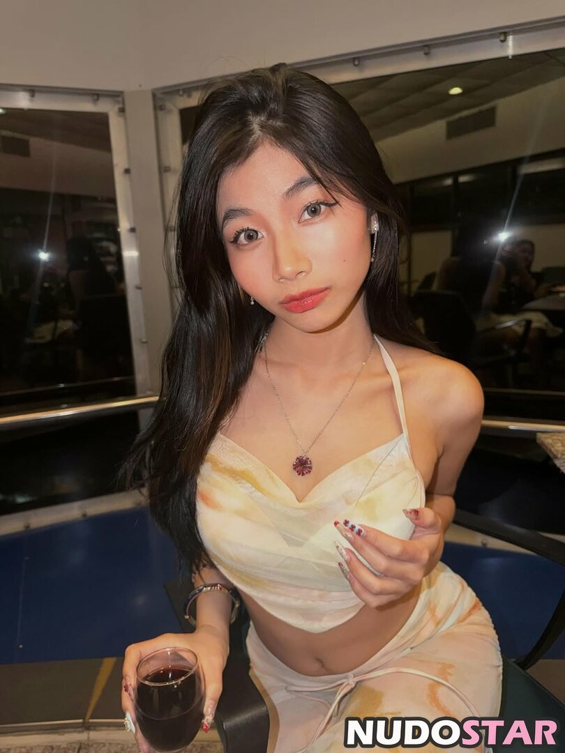 aaomhelloo / Saipetch B. Nude  27