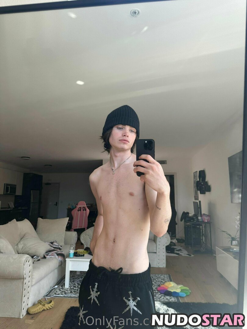 aaronponce Nude  30