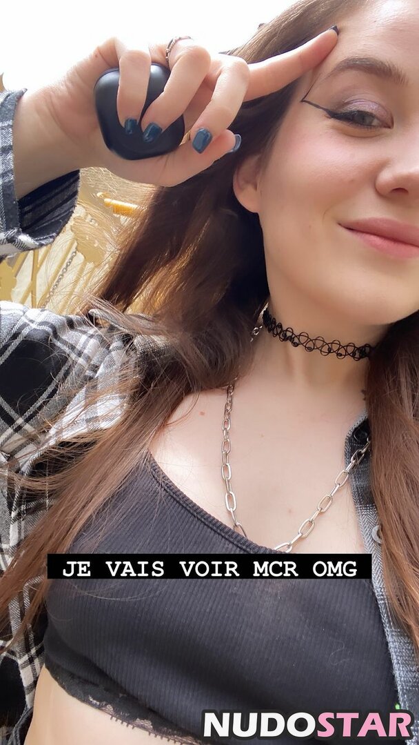 Aayley / French streamer Nude  17