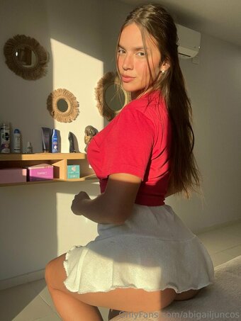 abigailjuncos Nude Leaks Photo 5