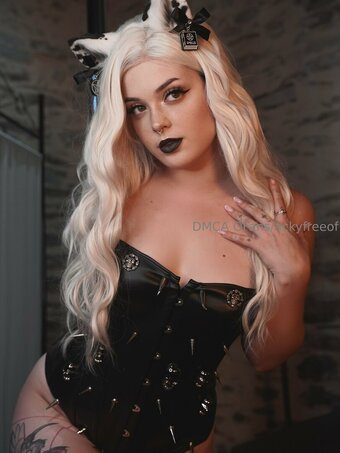 ackyfreeof Nude Leaks Photo 7