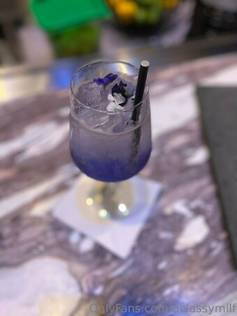 aclassymilf Nude Leaks Photo 1