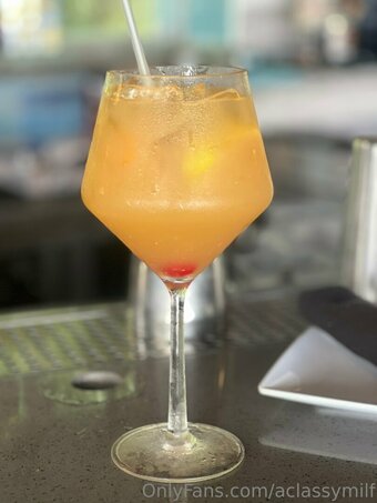 aclassymilf Nude Leaks Photo 2