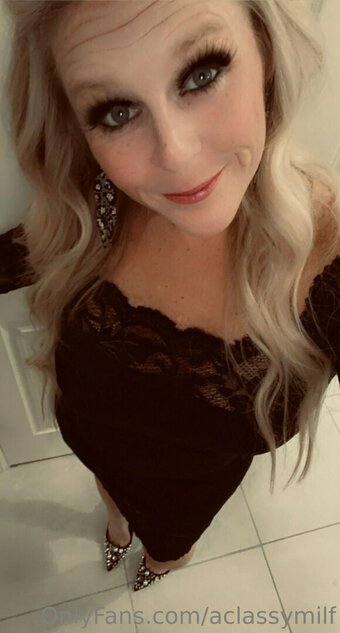 aclassymilf Nude Leaks Photo 10