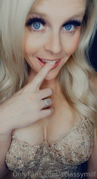 aclassymilf Nude Leaks Photo 13