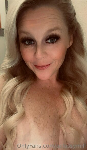 aclassymilf Nude Leaks Photo 20