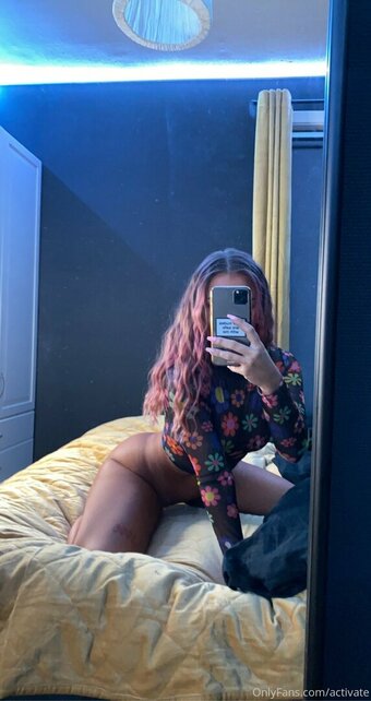 activate Nude Leaks Photo 4