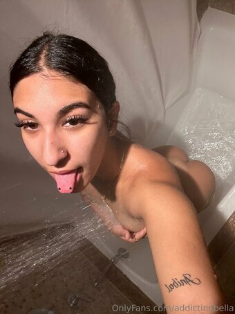 Addictingbella Nude Leaks Photo 4