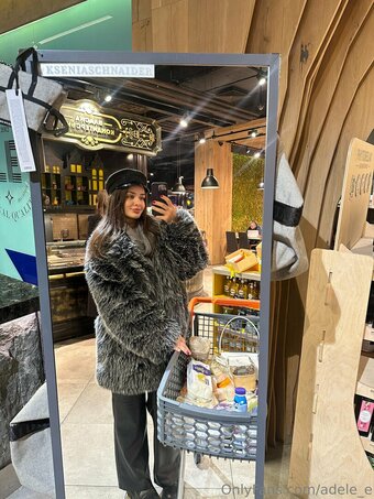 adele_e Nude Leaks Photo 5