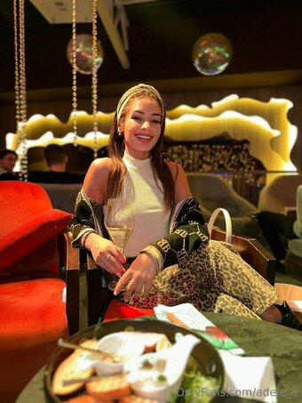 adele_e Nude Leaks Photo 18