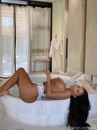 adele-grisoni / adeleg / adelegrisoni Nude Leaks OnlyFans Photo 12