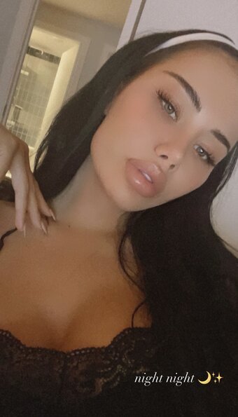 adele-grisoni / adeleg / adelegrisoni Nude Leaks OnlyFans Photo 22