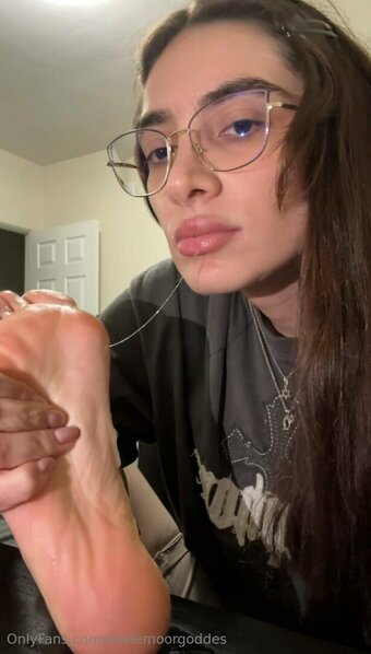 adelemoorgoddes Nude Leaks Photo 27