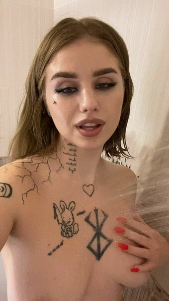 adelepeach Nude Leaks Photo 16