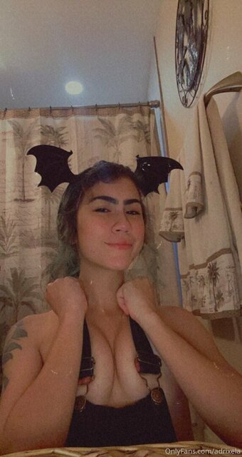 adrixela Nude Leaks Photo 4