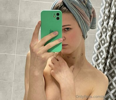 aerints Nude Leaks Photo 8