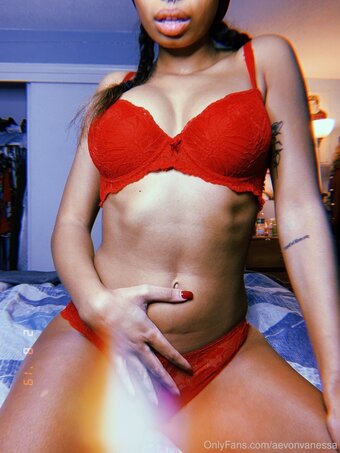 AevonVan / Aevonvanessa / Vanessa Aevon Nude Leaks Photo 12