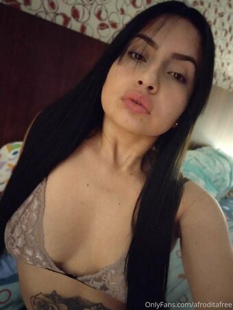 afroditafree Nude Leaks Photo 17
