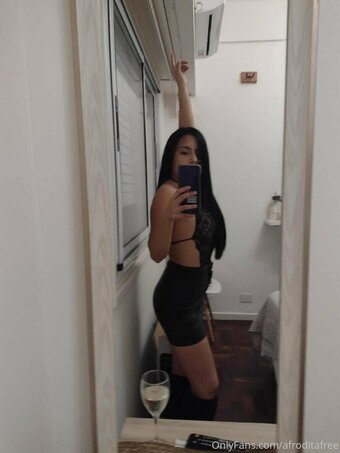 afroditafree Nude Leaks Photo 22