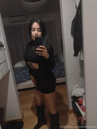 afroditafree Nude Leaks Photo 27