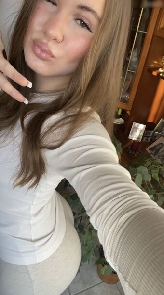 aileen.slf Nude Leaks Photo 28