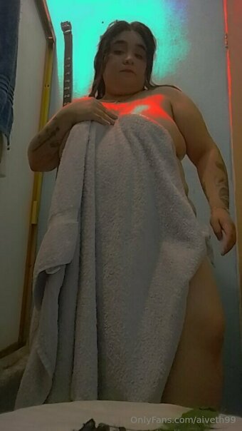 aiveth99 Nude Leaks Photo 1
