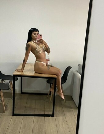 akarandomhoe /  / 23moli / moli23 / molimyers / molimyers23 Nude Leaks OnlyFans Photo 23