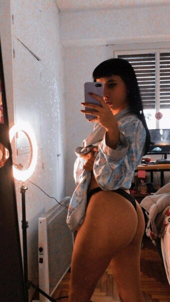 akarandomhoe /  / 23moli / moli23 / molimyers / molimyers23 Nude Leaks OnlyFans Photo 25