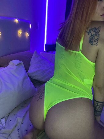 Aldi Dini / aldigiselle2 / aldisunny Nude Leaks OnlyFans Photo 24