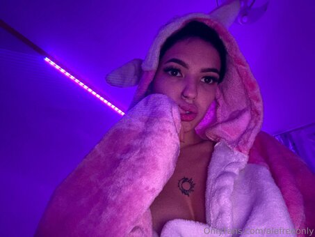 alefreeonly Nude Leaks Photo 22