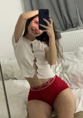 Alexandra21 / alex._.andra.21 Nude Leaks OnlyFans Photo 15