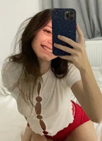 Alexandra21 / alex._.andra.21 Nude Leaks OnlyFans Photo 16