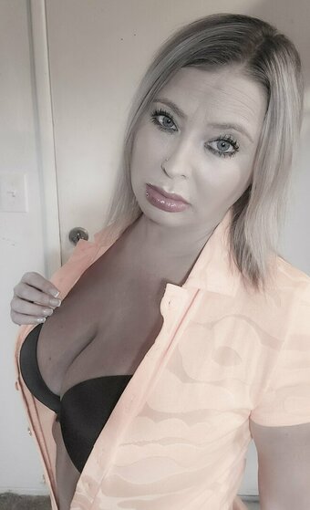 Ali Rhoades / alipie1689 / alisbartending / https: Nude Leaks OnlyFans Photo 15