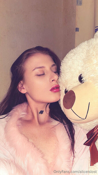 aliceislost Nude Leaks Photo 9