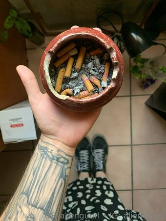 alienguurl alienguurl