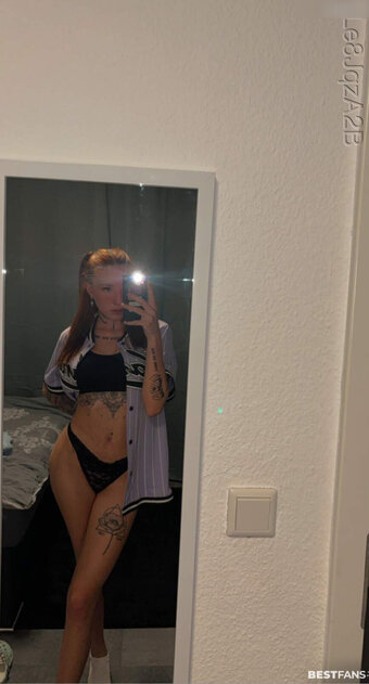 Alinabhm / yourbabealina Nude Leaks Photo 6