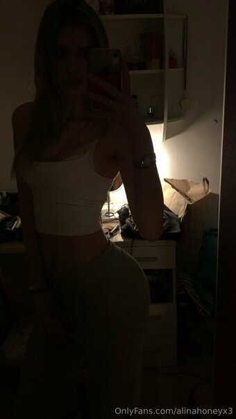 alinagreys Nude Leaks Photo 4