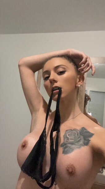 Aline.eee Nude Leaks Photo 2