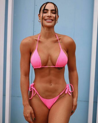 Aline Mineiro Aline Mineiro