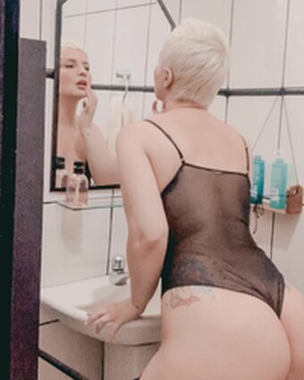 Aline Valentin / alinevalentin Nude Leaks Photo 2
