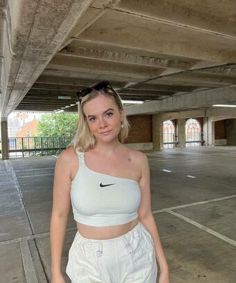 AlisonAnn / Alison Bubb / _alisonann_ / aliann11 / alisonannox / alisonbubb Nude Leaks OnlyFans Photo 5