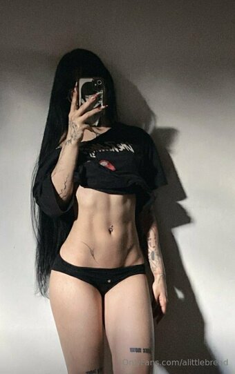 alittlebread Nude Leaks Photo 29