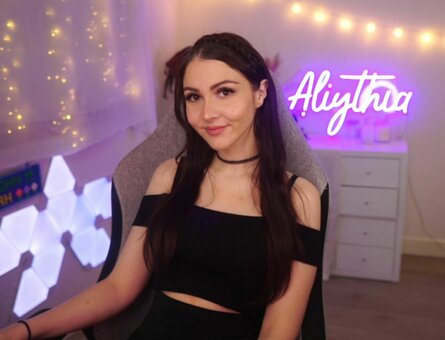 Aliythia / alitaliya__ Nude Leaks OnlyFans Photo 9