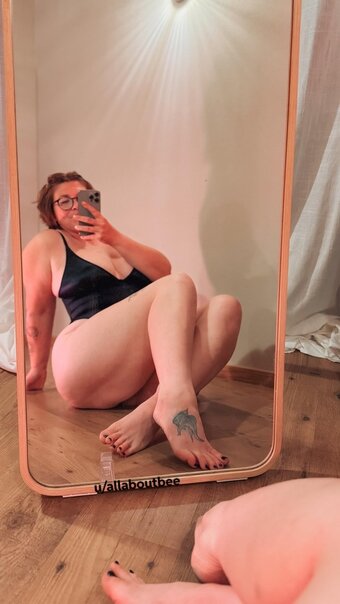 Allaboutbee / all.about.beee Nude Leaks Photo 2