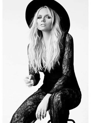 Alli Simpson / allisimpson Nude Leaks Photo 3