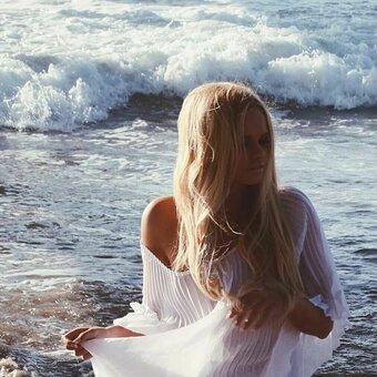 Alli Simpson / allisimpson Nude Leaks Photo 17